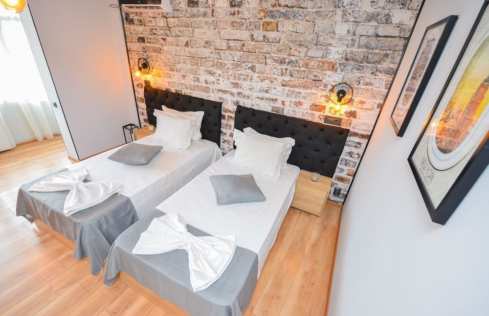 undefined One by One - Adam's Studio - Cismigiu Gardens 7