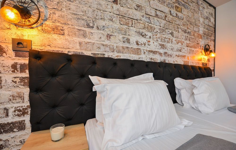 undefined One by One - Adam's Studio - Cismigiu Gardens 3