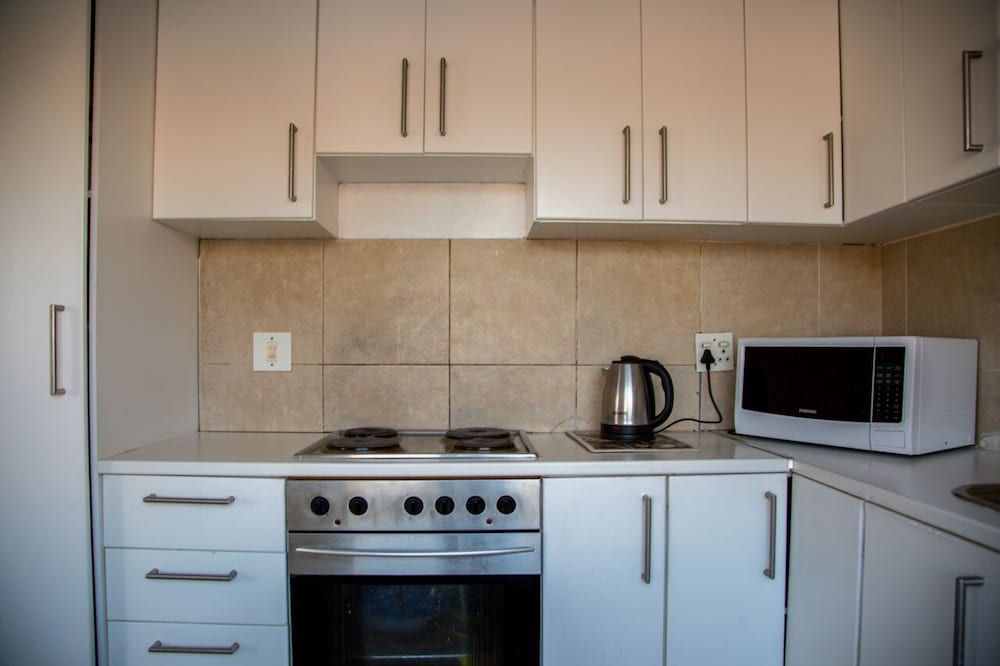 Annex Lodge Twin Room 7