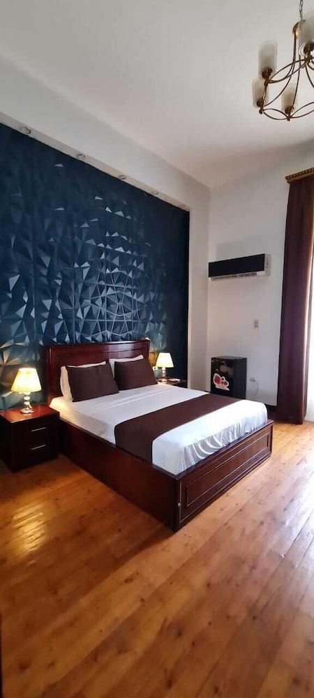 Kmt Hostel Deluxe Double Room 12