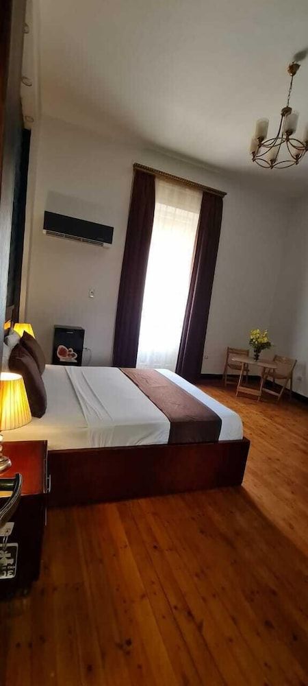 Kmt Hostel Deluxe Double Room 10