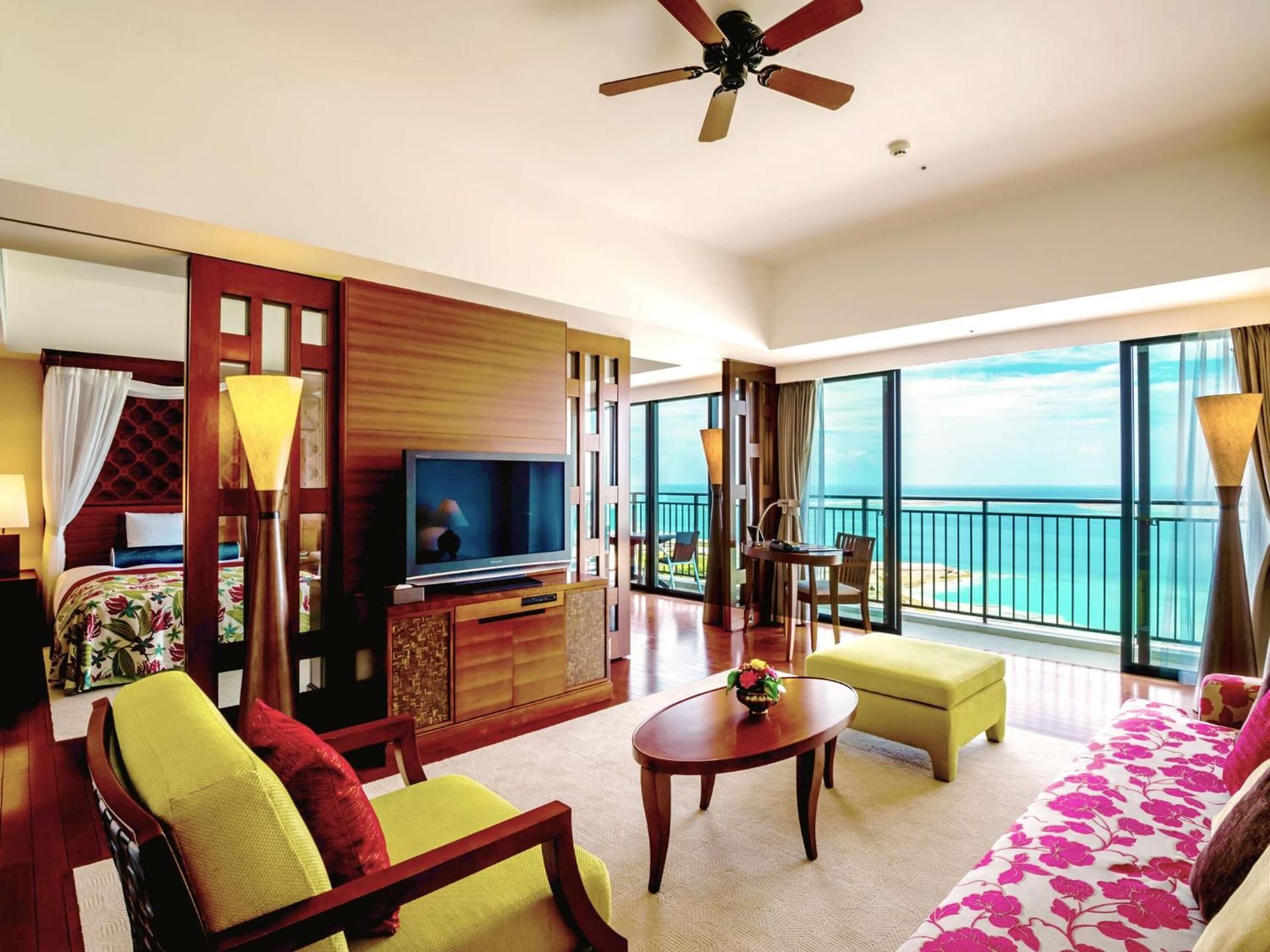 Royal Suite with Ocean View for 3-4 adults - 10F	
