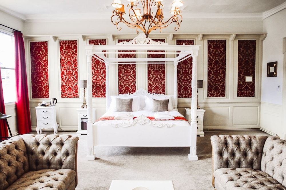 The Old Crown Coaching Inn Honeymoon Double Room, 1 King Bed 8