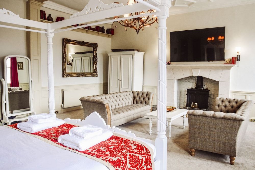 The Old Crown Coaching Inn Honeymoon Double Room, 1 King Bed 3