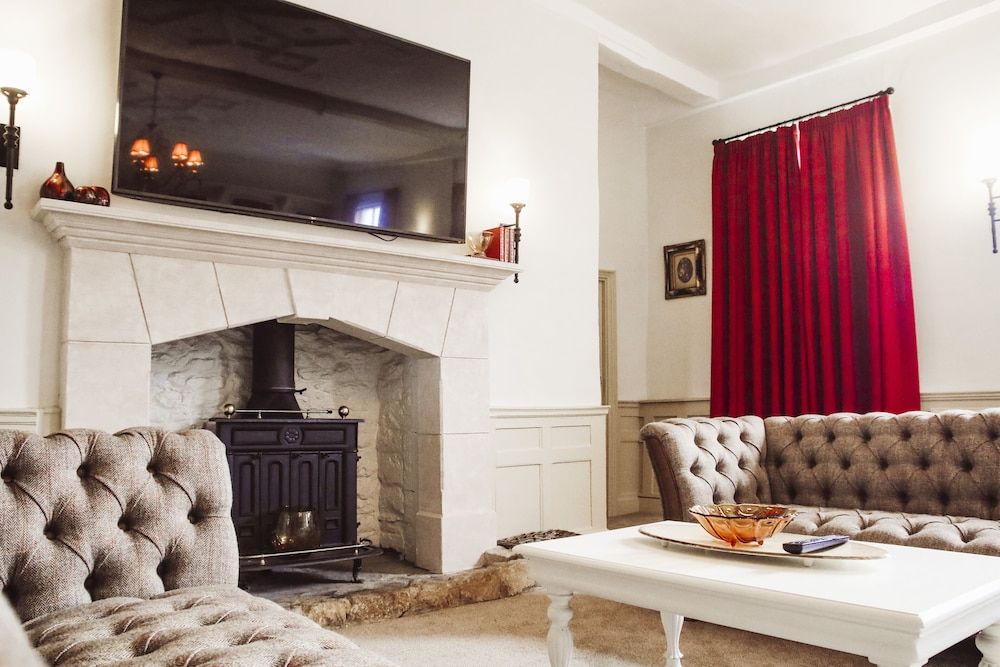 The Old Crown Coaching Inn Honeymoon Double Room, 1 King Bed 15