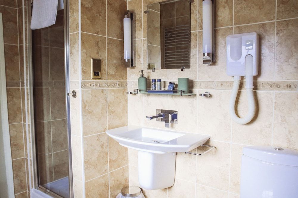 The Old Crown Coaching Inn Honeymoon Double Room, 1 King Bed 10