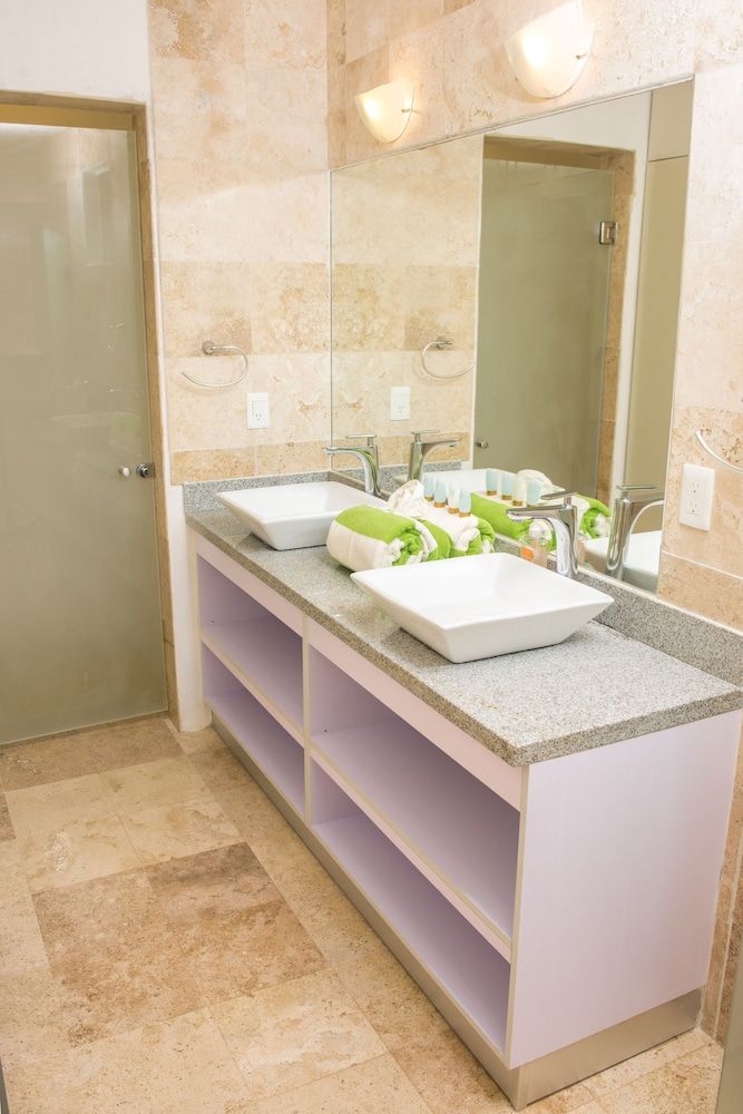 5th Coral Suite by Ixchel Deluxe Studio Suite 10