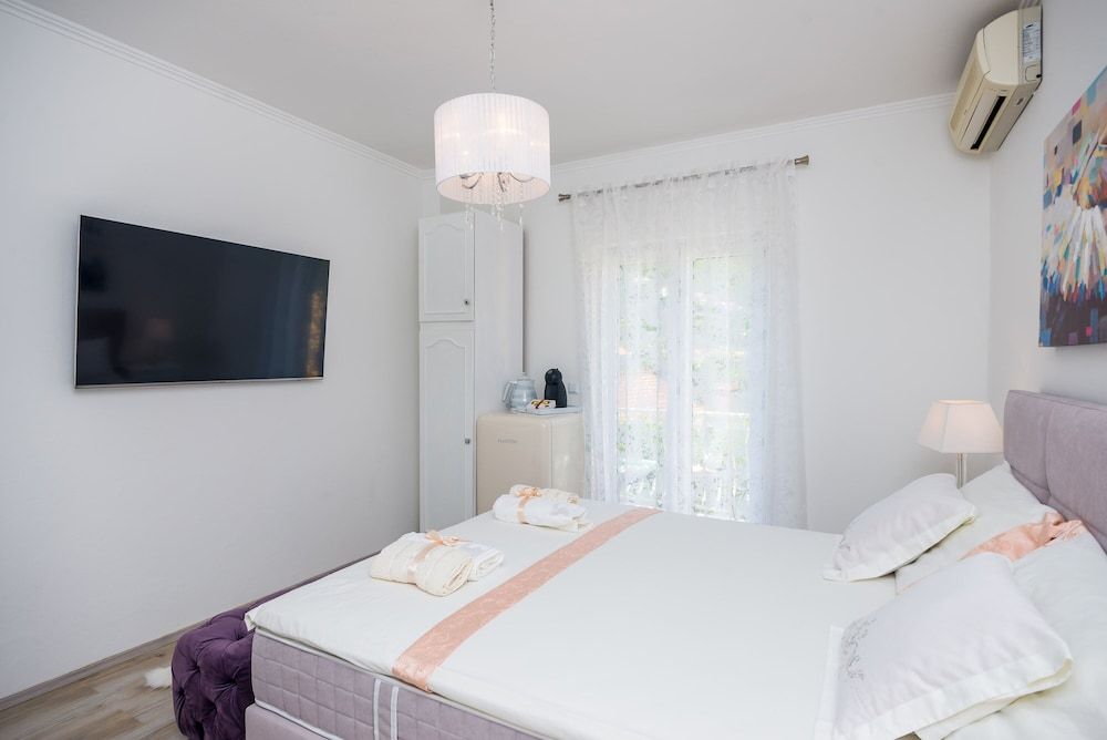 undefined Apartment and Rooms Duja 4