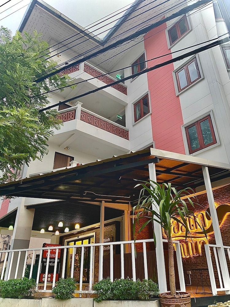 undefined Chorlada Lanna Hotel 2