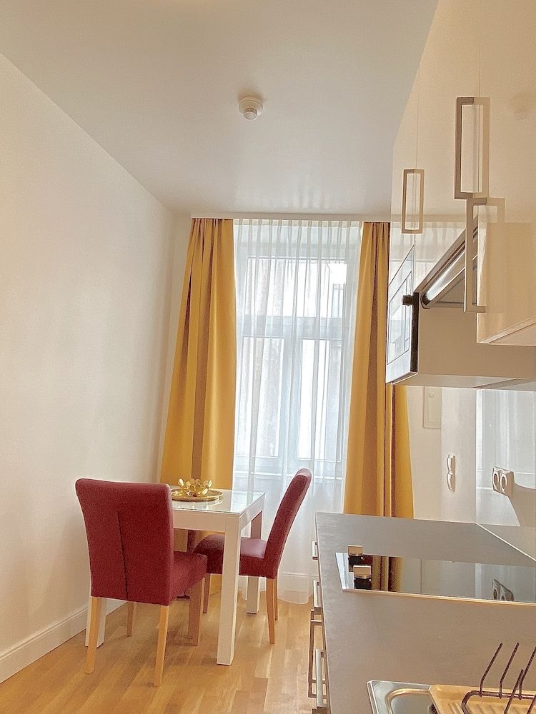 Steiner Residences Vienna Reumannplatz Economy Apartment, 1 Queen Bed, Non Smoking, Kitchen 9