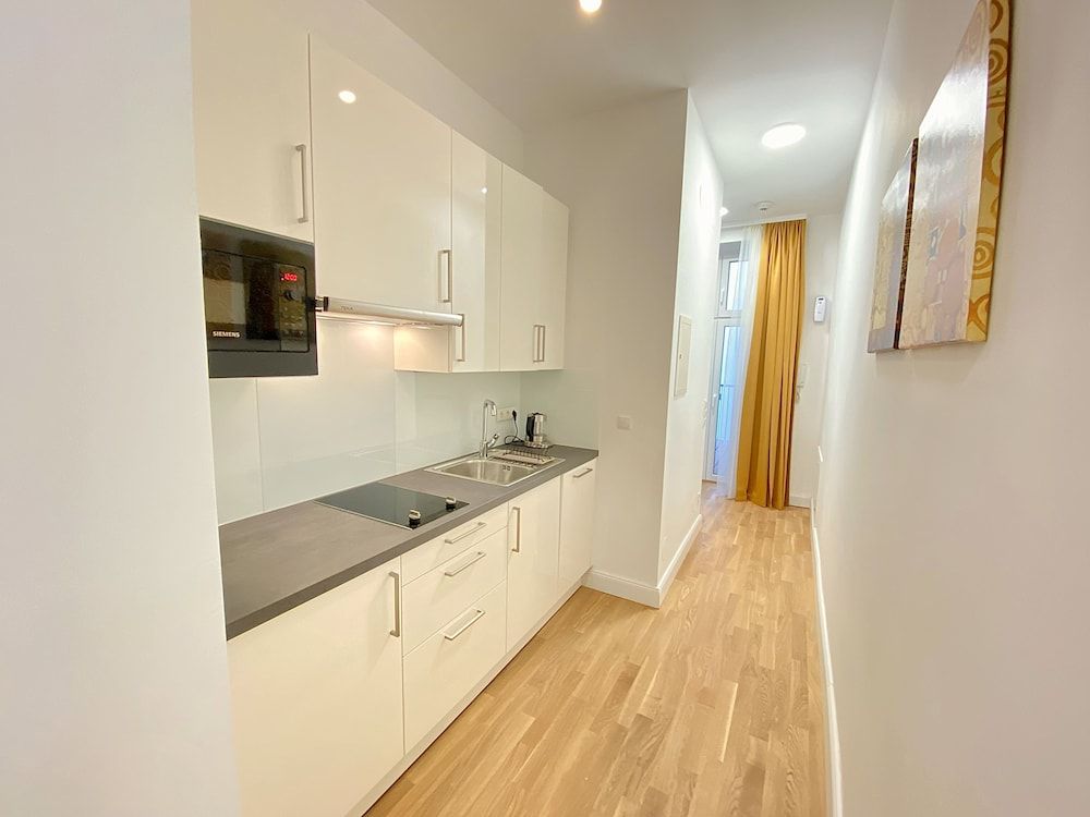 Steiner Residences Vienna Reumannplatz Business Apartment, 1 Queen Bed, Non Smoking, Balcony 7