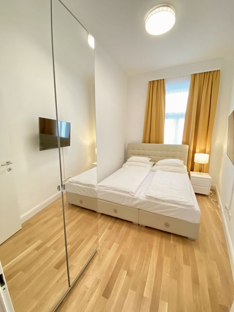 Steiner Residences Vienna Reumannplatz Economy Apartment, 1 Queen Bed, Non Smoking, Kitchen