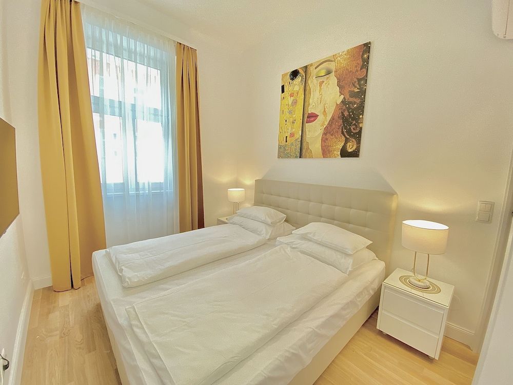 Steiner Residences Vienna Reumannplatz Business Apartment, 1 Queen Bed, Non Smoking, Balcony