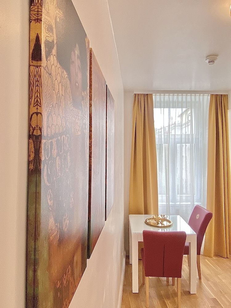 Steiner Residences Vienna Reumannplatz Economy Apartment, 1 Queen Bed, Non Smoking, Kitchen 6
