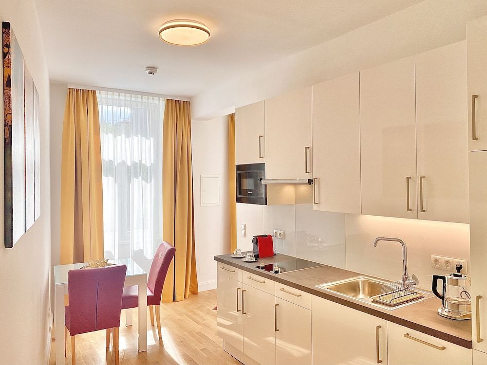 Steiner Residences Vienna Reumannplatz Economy Apartment, 1 Queen Bed, Non Smoking, Kitchen 10