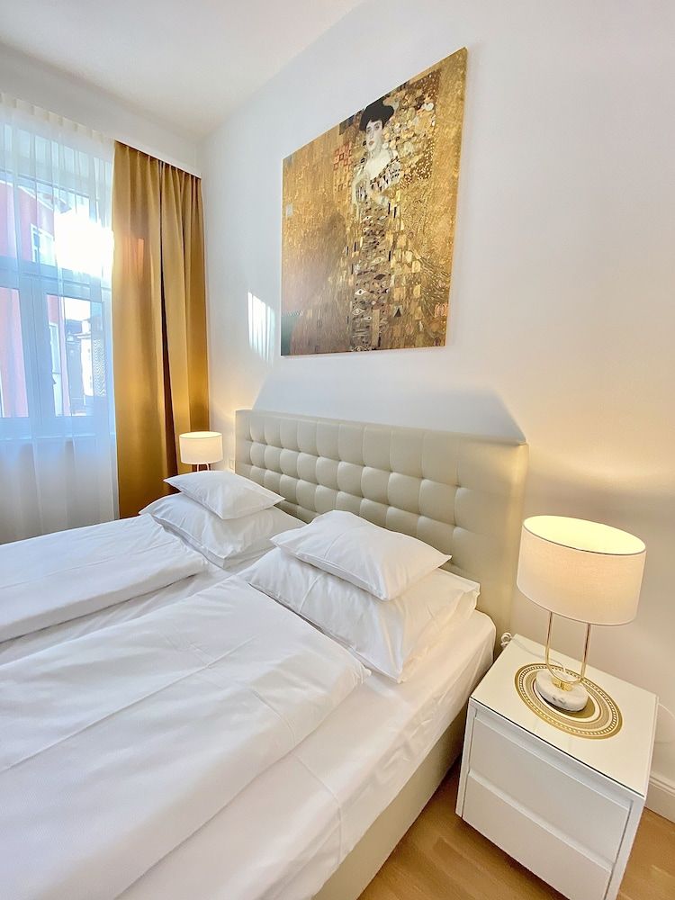 Steiner Residences Vienna Reumannplatz Superior Apartment, 1 Queen Bed, Non Smoking, Kitchen