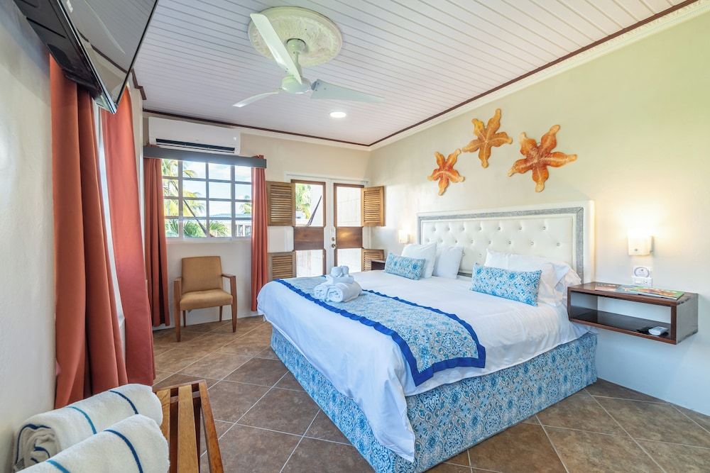 Island Magic Beach Resort King Pool View 2