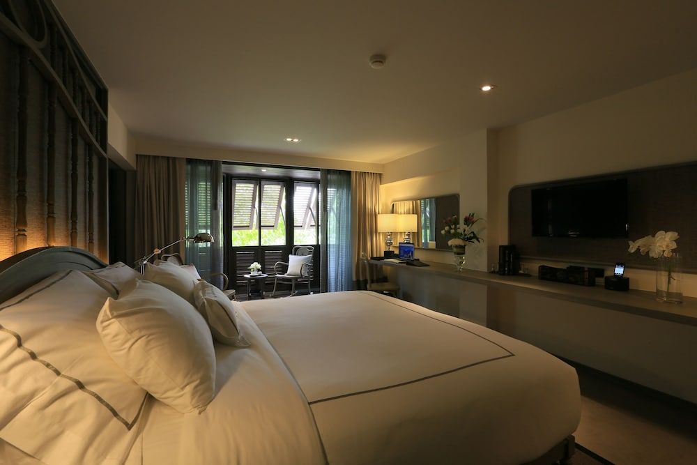 Riva Surya Bangkok Urban Room 2