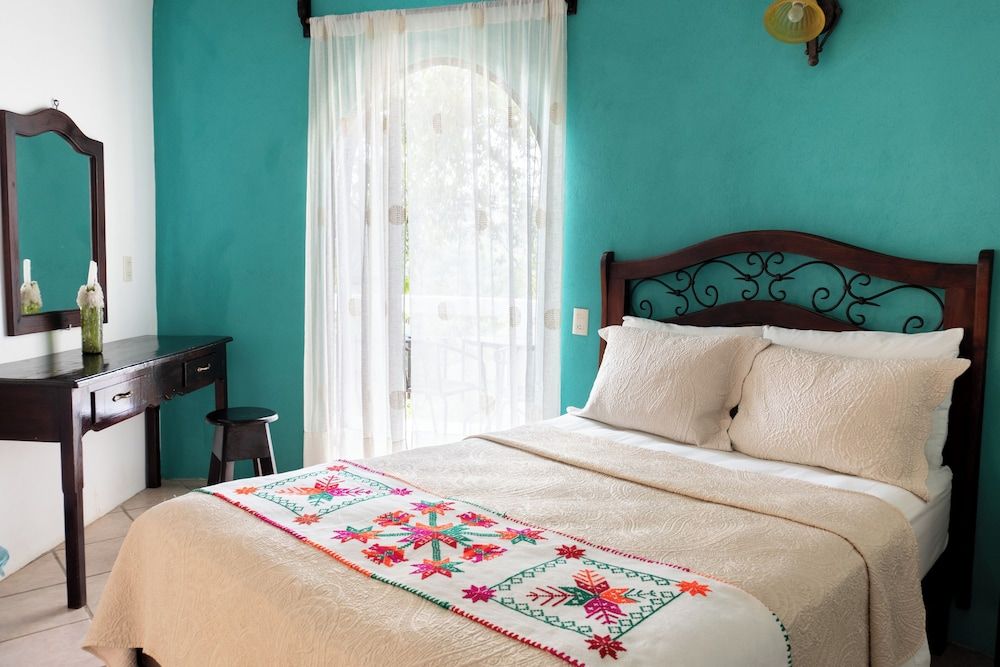 Room, Mountain View (Linda vista #1)