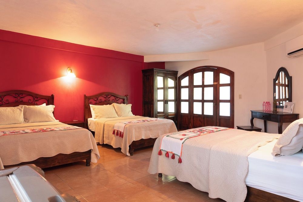Comfort Room, Pool View (Helechos 2)