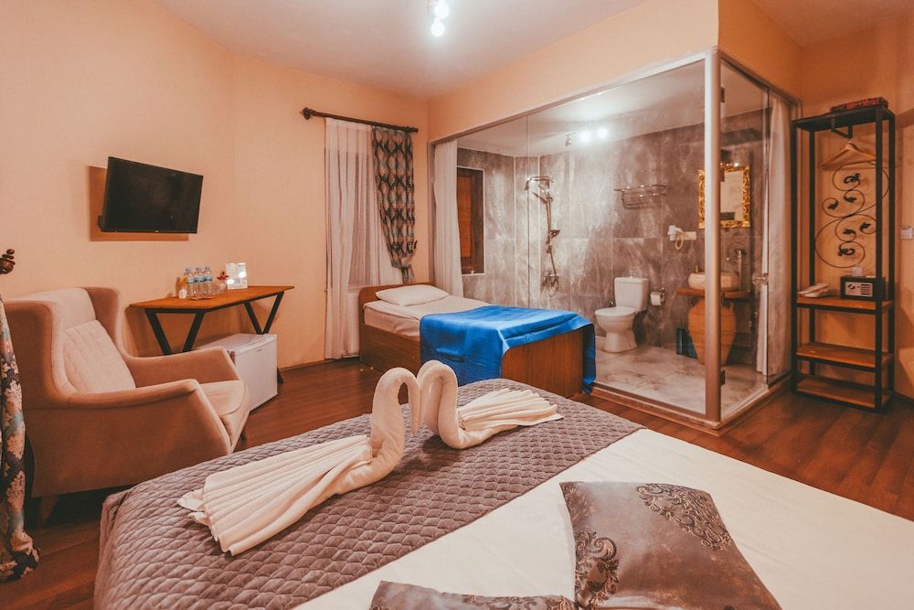 undefined Pigeon Valley Stone House 3