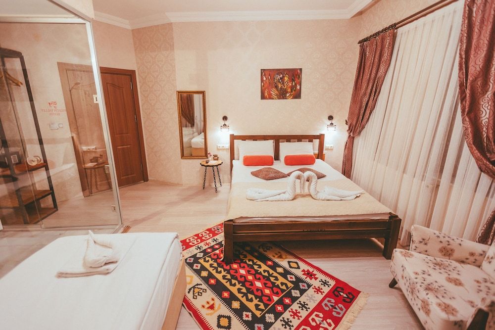 Pigeon Valley Stone House Economy Triple Room, 1 Bedroom, Non Smoking, Garden View 3