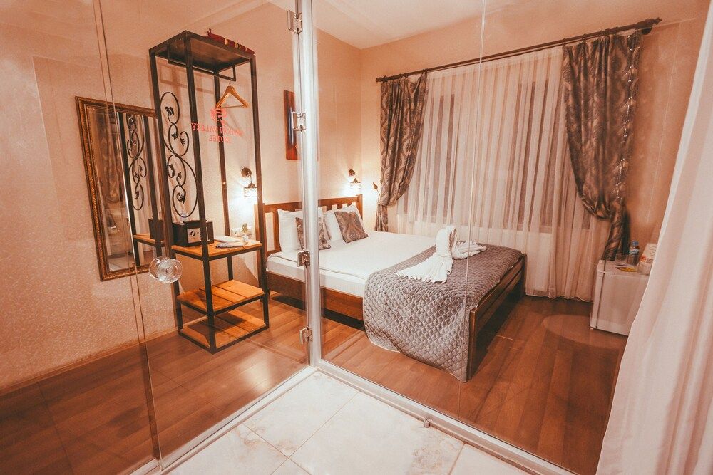 undefined Pigeon Valley Stone House 9