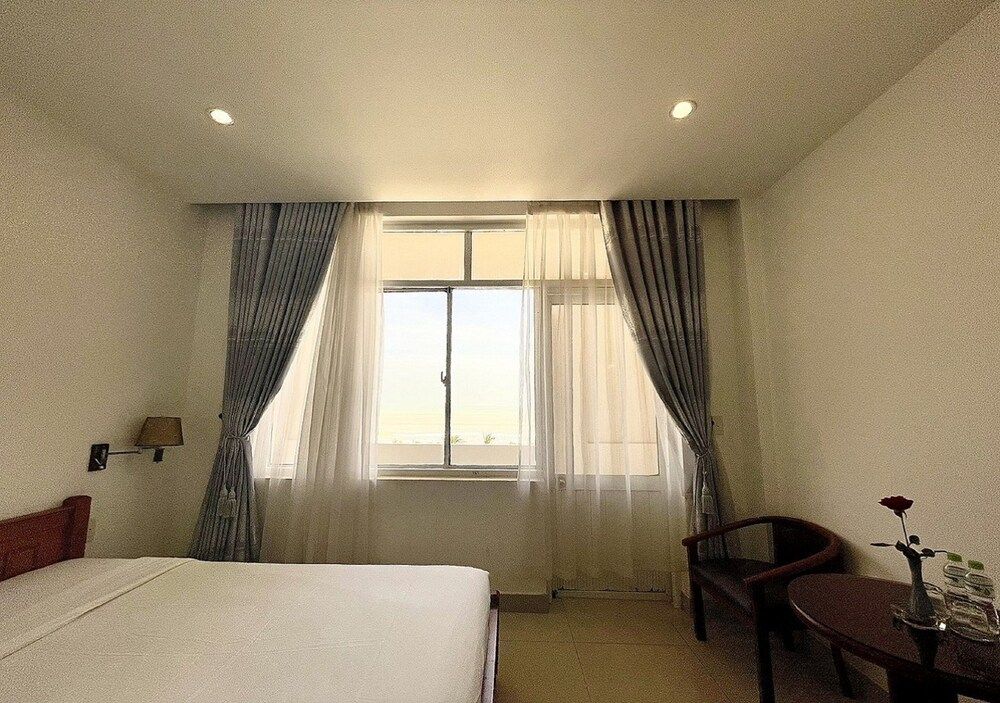 My Khe 2 Da Nang Seafront Hotel Superior Room 2