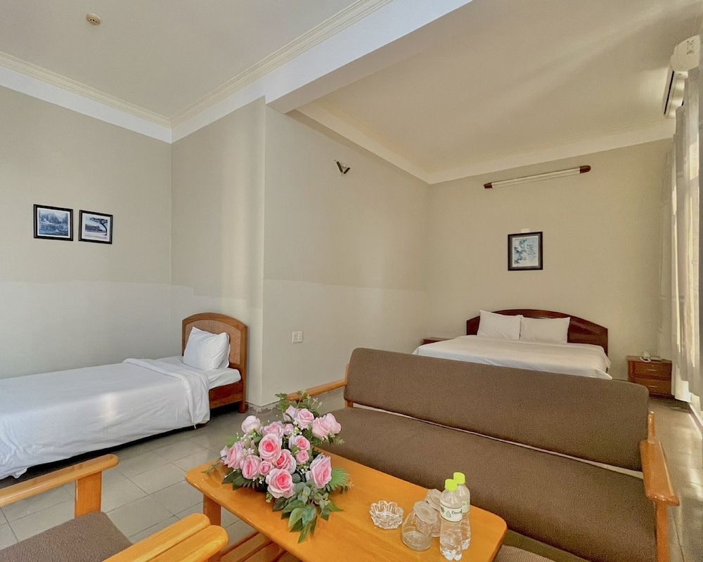 My Khe 2 Da Nang Seafront Hotel Superior Room 4