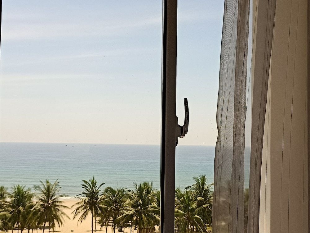My Khe 2 Da Nang Seafront Hotel Superior Room 5