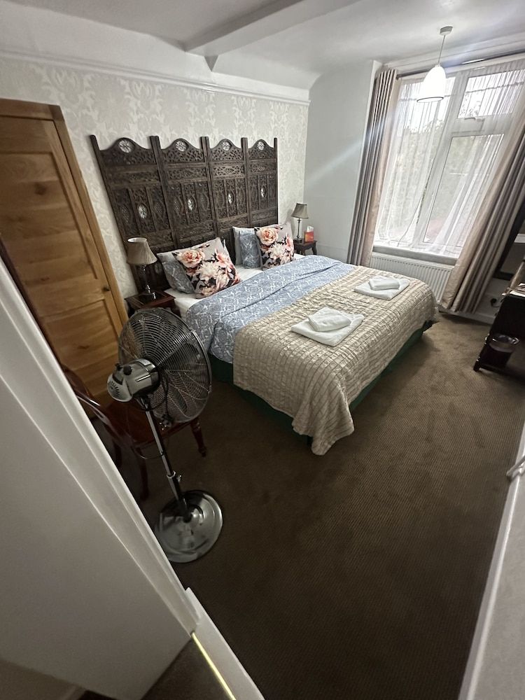 Cambridge Bed and Breakfast Standard Double or Twin Room 3