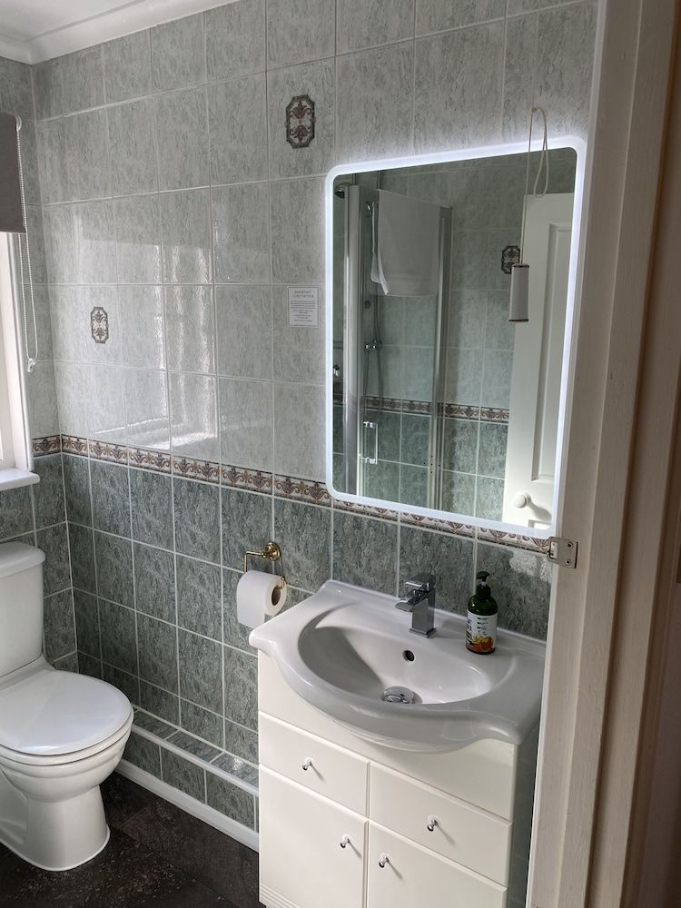 Cambridge Bed and Breakfast Standard Double or Twin Room 6