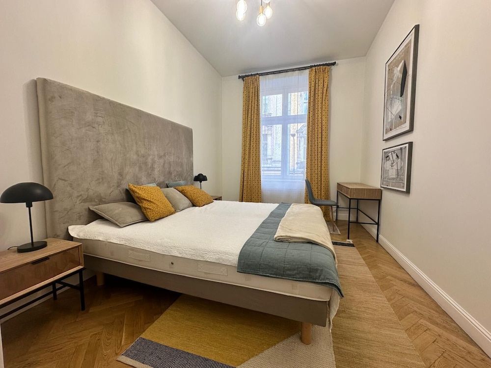 Apartment 1 Bedroom (Kochanowskiego 6 Street)