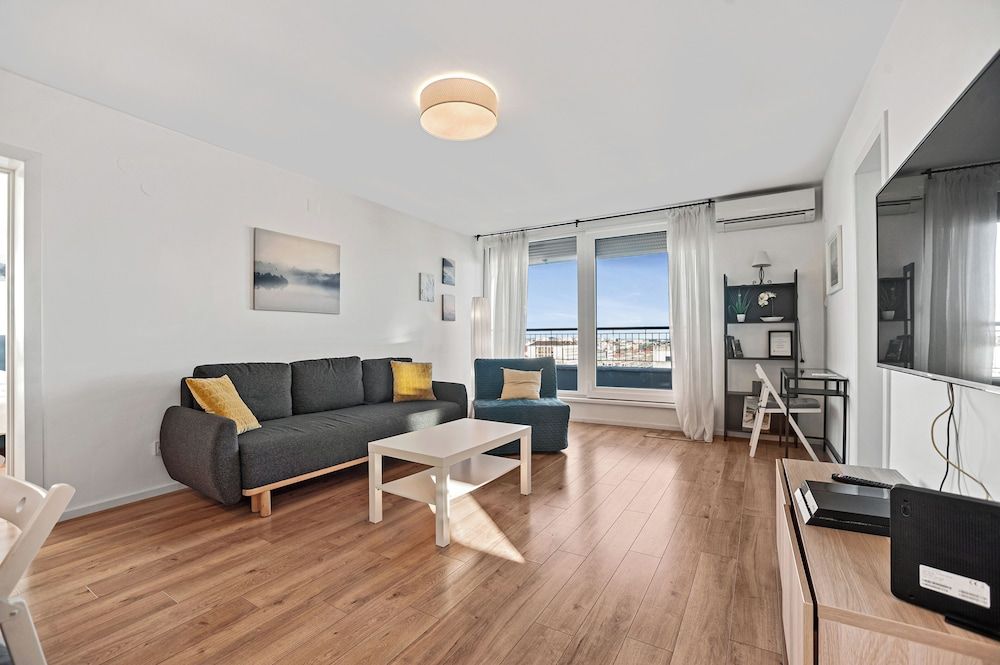 Prime View Apartment Zagreb City Apartment, 1 Bedroom, Balcony, City View 8