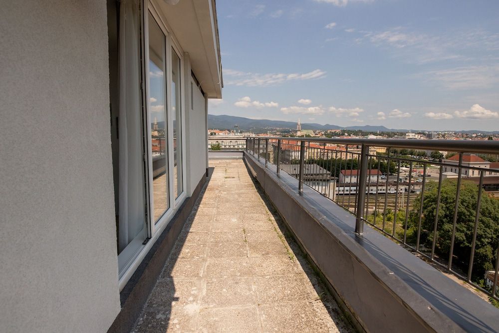 Prime View Apartment Zagreb City Apartment, 1 Bedroom, Balcony, City View 4