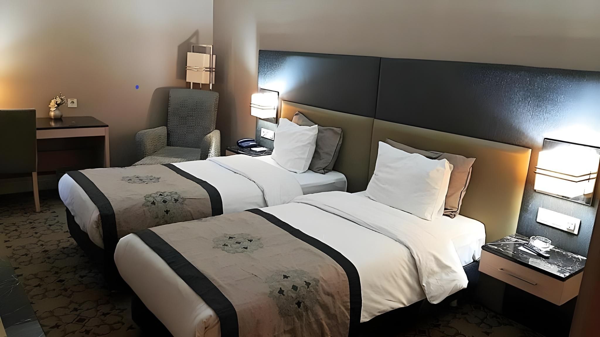 undefined Darkhill Hotel 9