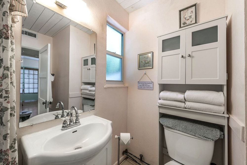 Historic Tremain Cottages The Garden, Pet Friendly 10