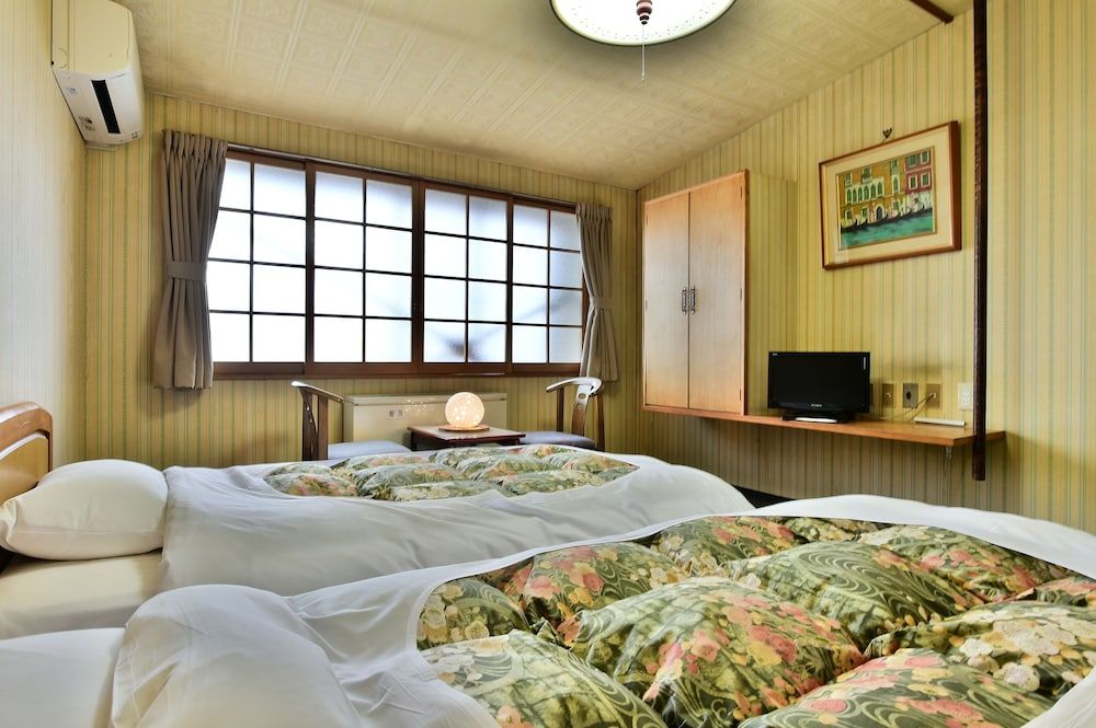 Basic Twin Room