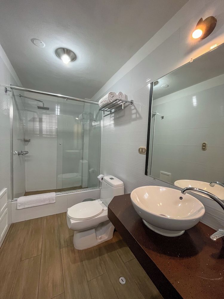 Hotel Ferre Miraflores Basic Twin Room 8