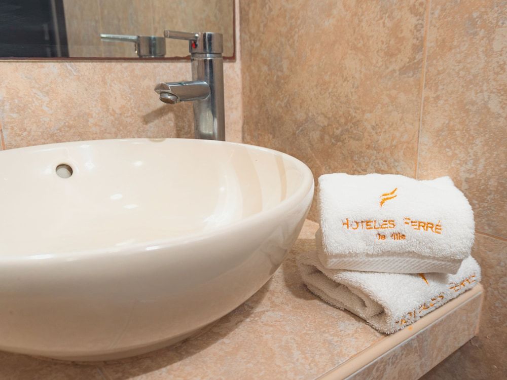 Hotel Ferre Miraflores Basic Twin Room 10