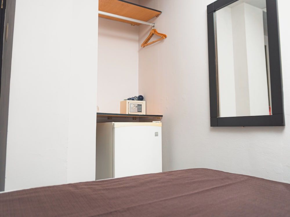 Hotel Ferre Miraflores Basic Twin Room 4