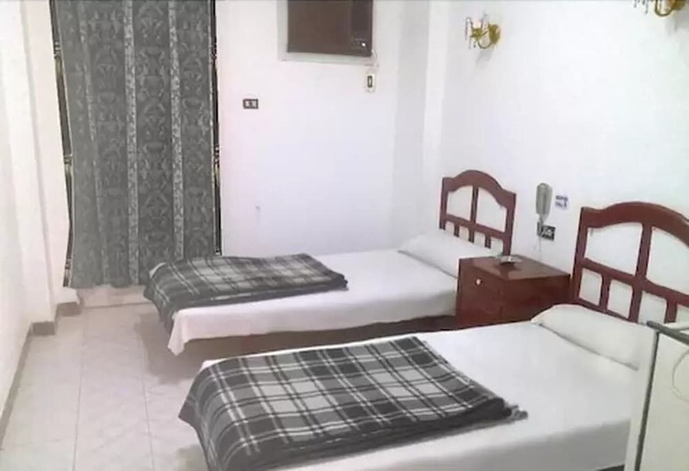Seasons Hotel