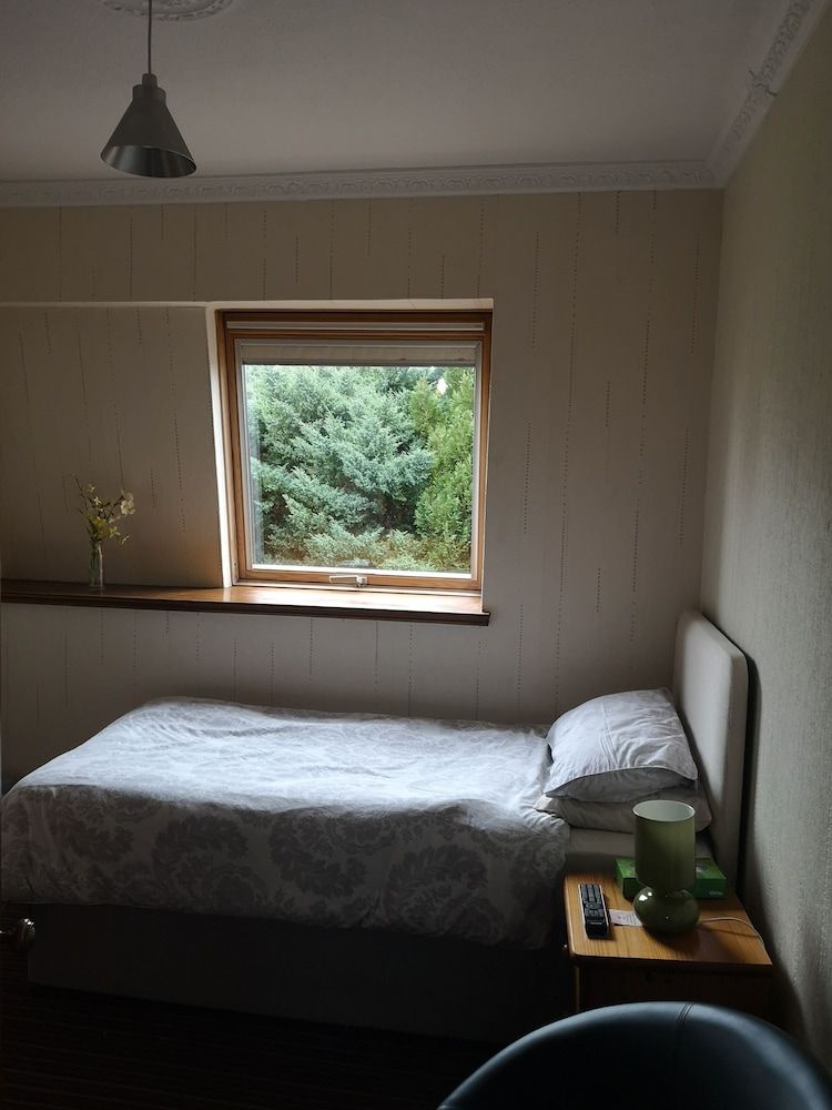 Single Room, Shared Bathroom