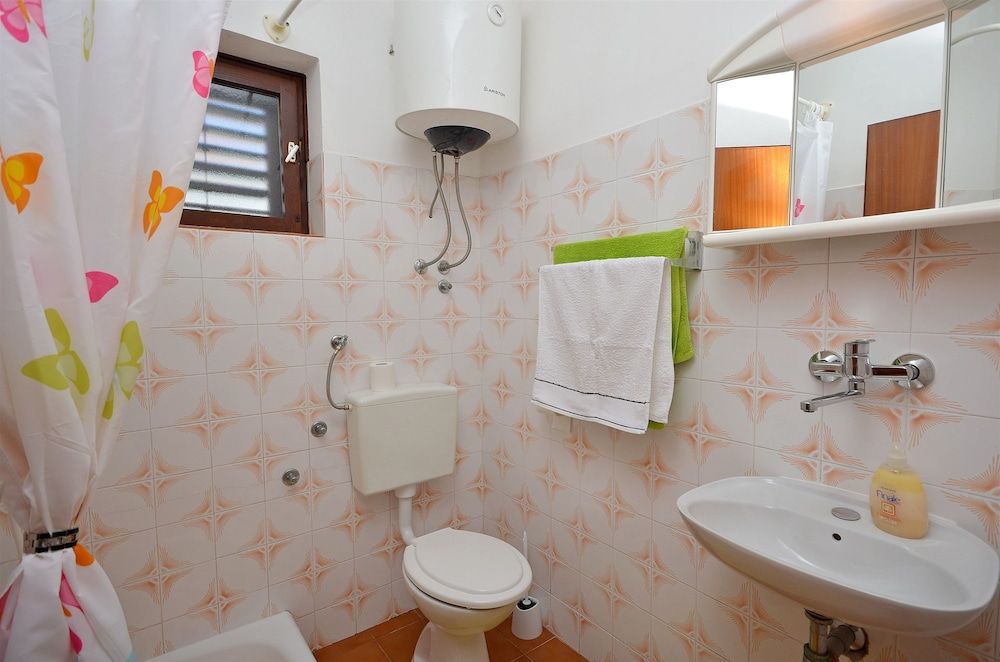 Apartment and Room Ivica Apartment (A1) 11