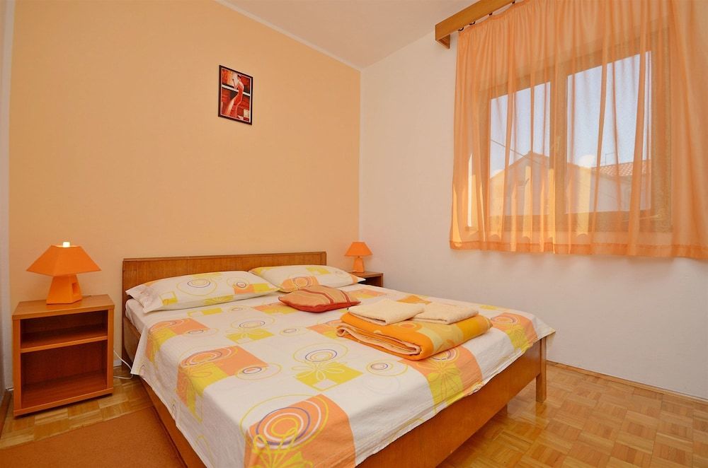 Apartment and Room Ivica Apartment (A1) 3