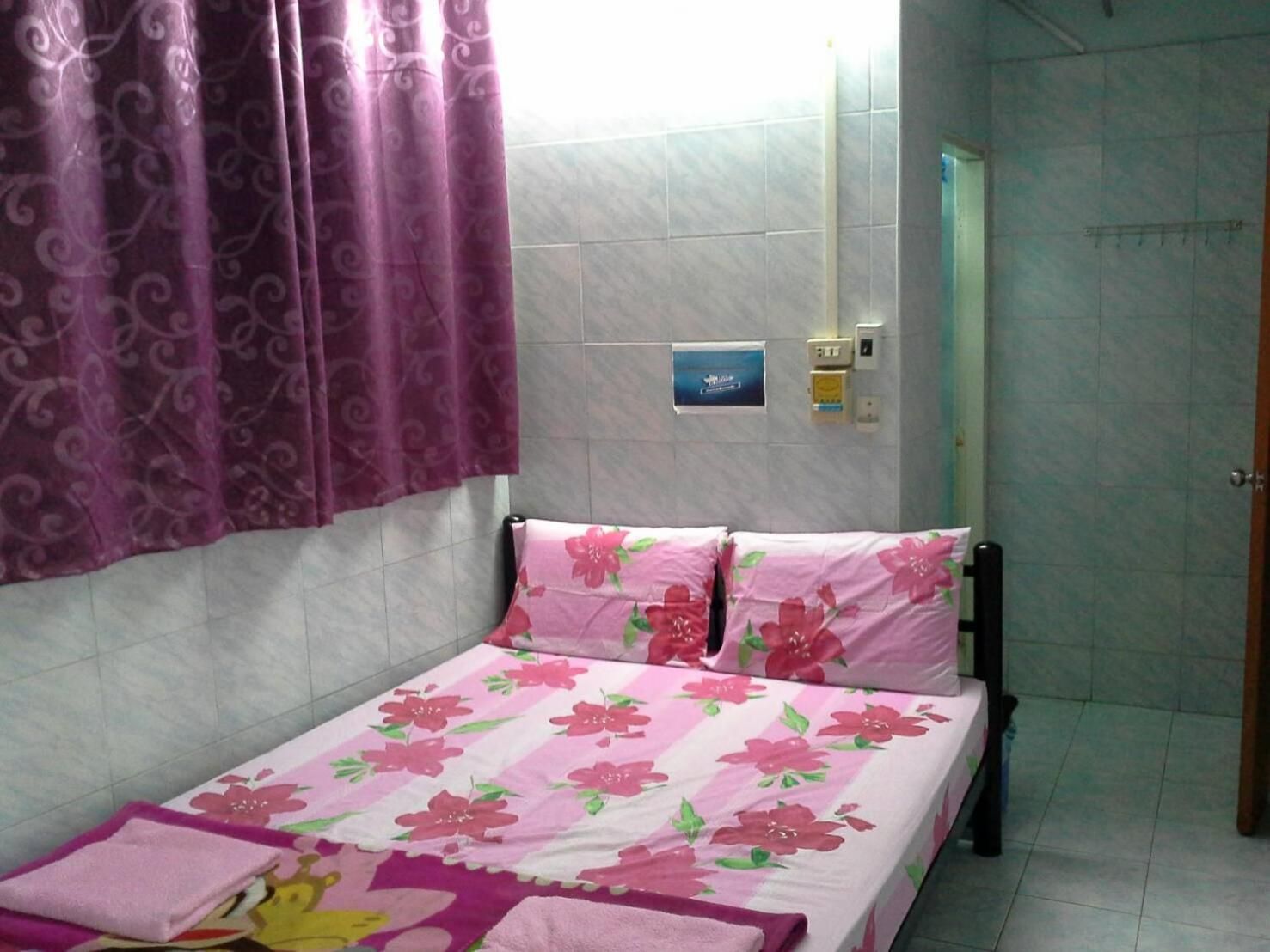Triple Room Shared Bathroom