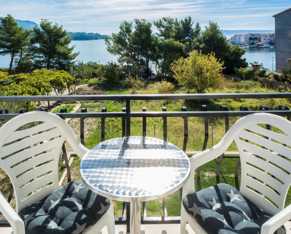 undefined Rooms and Apartments Bruno 10