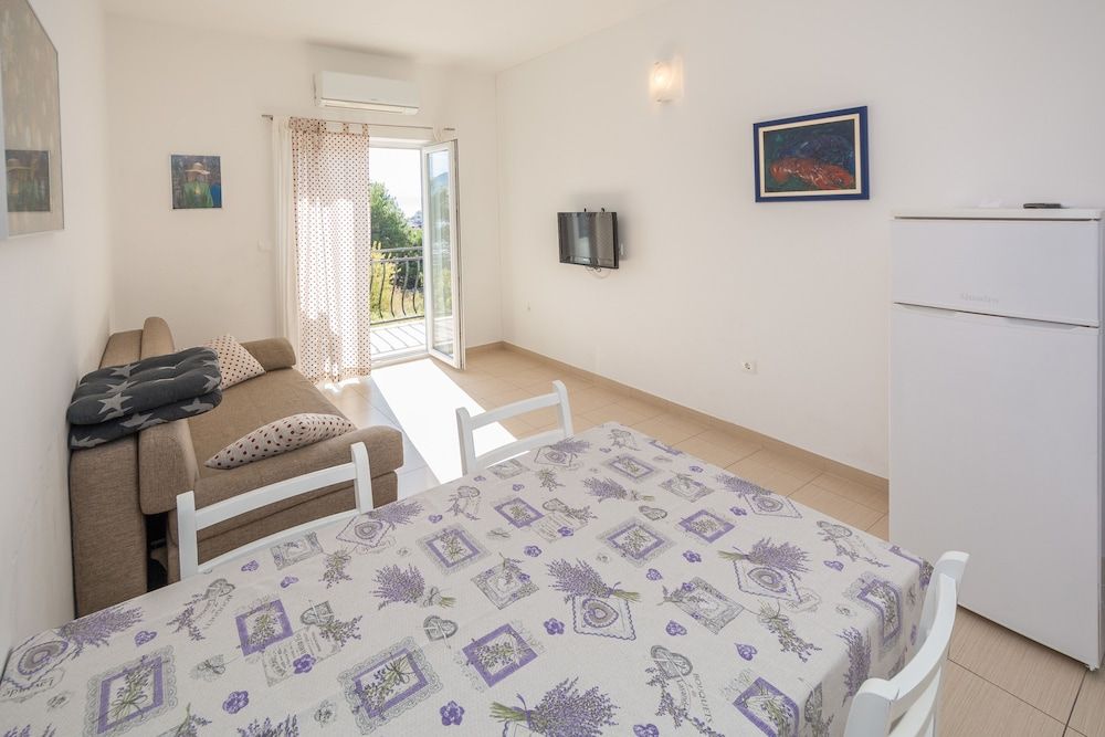 Rooms and Apartments Bruno Apartment, Sea View 2