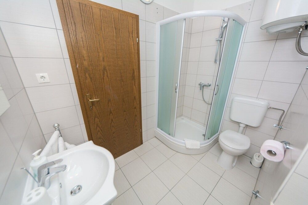 Rooms and Apartments Bruno Apartment, Sea View 8