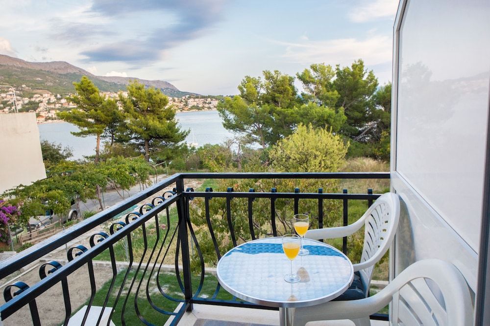 undefined Rooms and Apartments Bruno 9